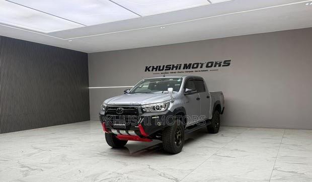 Toyota Hilux 2020 Silver