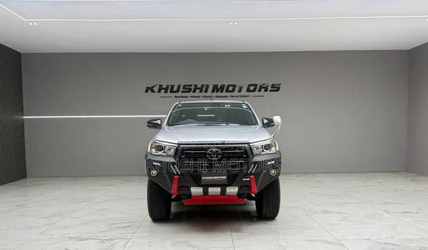Toyota Hilux 2020 Silver