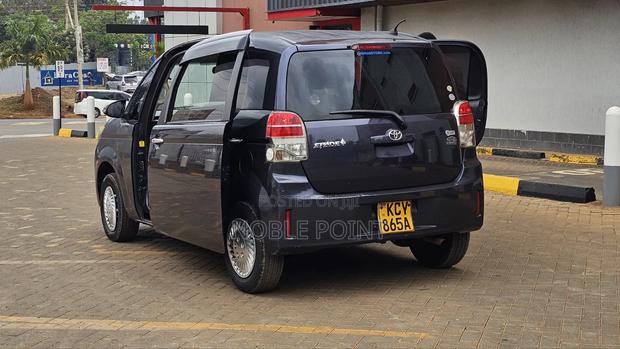 Toyota Spade 2013 Gray