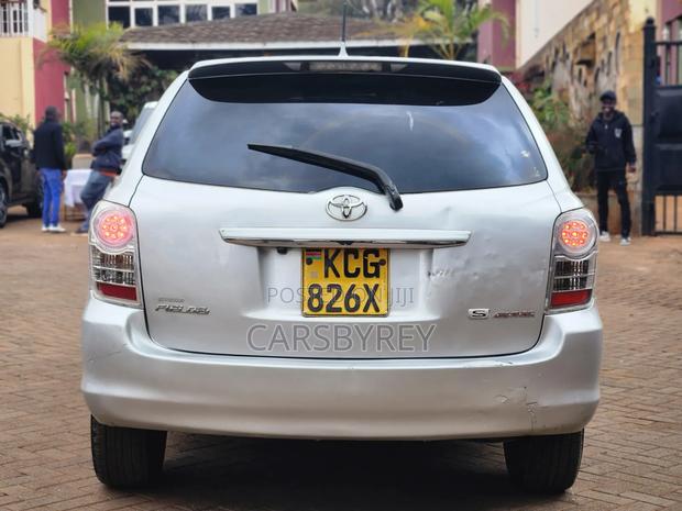 Toyota Corolla Fielder 2009 White
