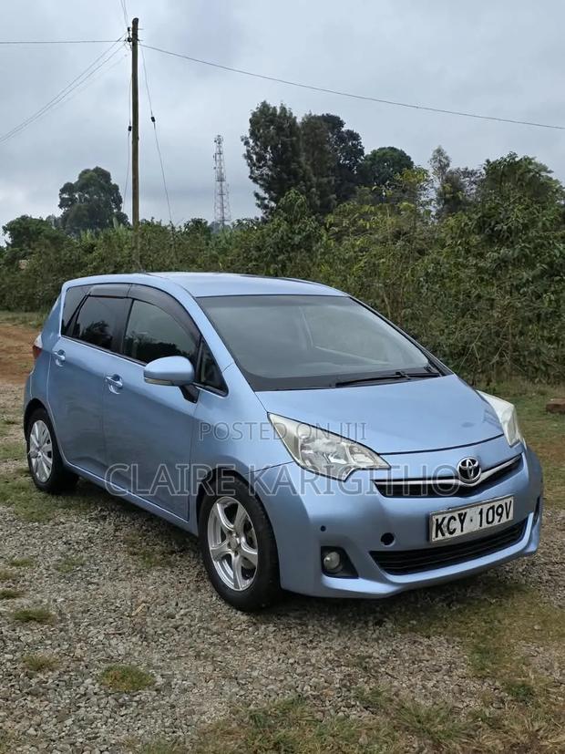 Toyota Ractis 1.5 FWD 2012 Blue