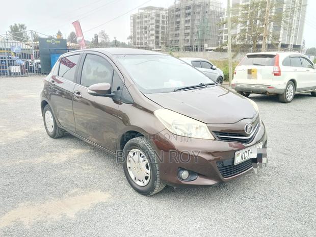 Toyota Vitz 1.0 FWD 5dr 2011 Brown