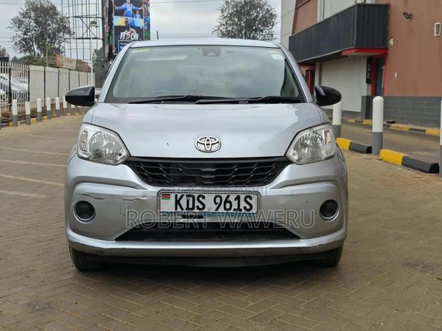Toyota Passo 1.0 FWD 2018 Silver