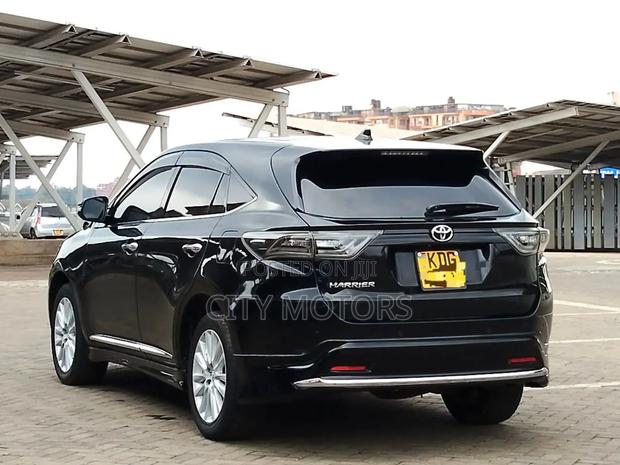 Toyota Harrier 2.0 2015 Black