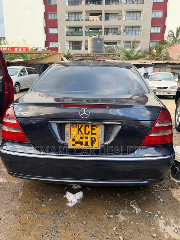 Mercedes-Benz E320 2003 Blue