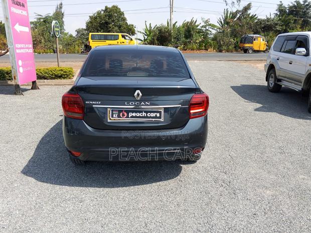 Renault Logan 2017 Gray
