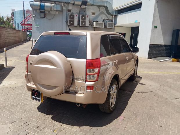 Suzuki Escudo 2007 Gold