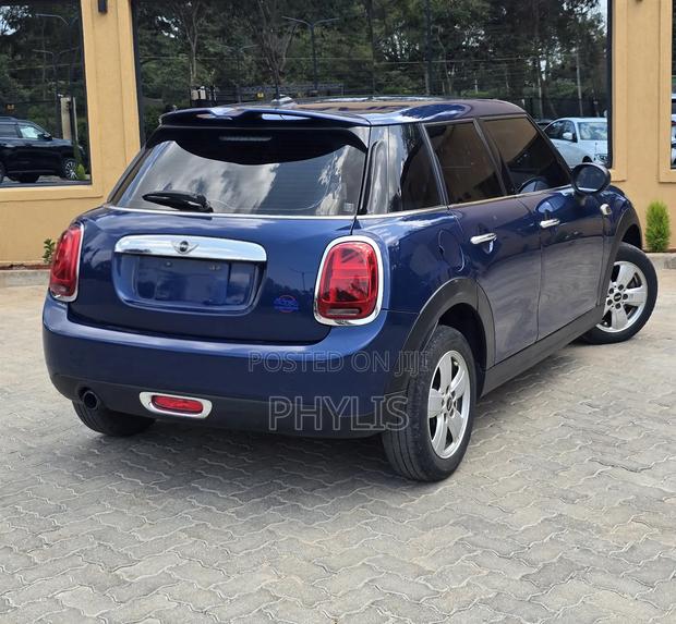Mini Cooper 2016 Blue