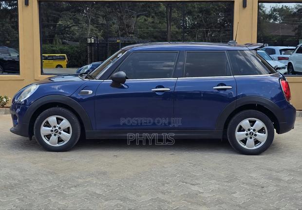 Mini Cooper 2016 Blue