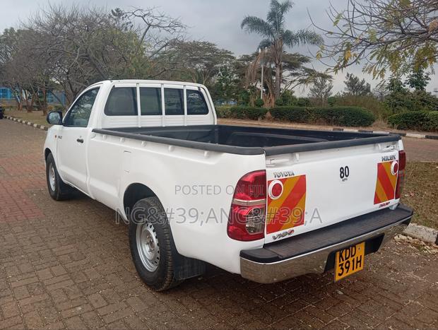Toyota Hilux 2014 White