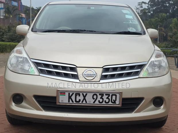 Nissan Tiida 2012 Gold
