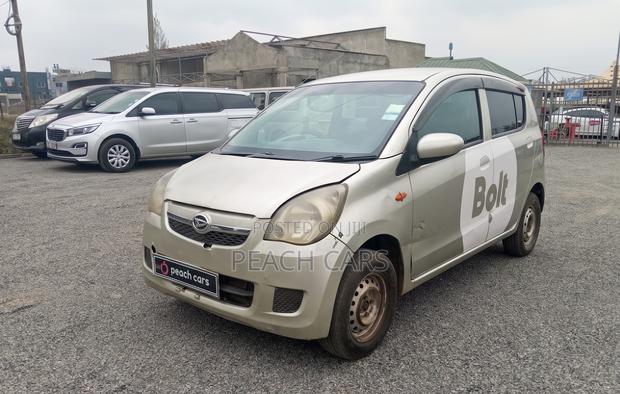 Daihatsu Mira 2011 Gold