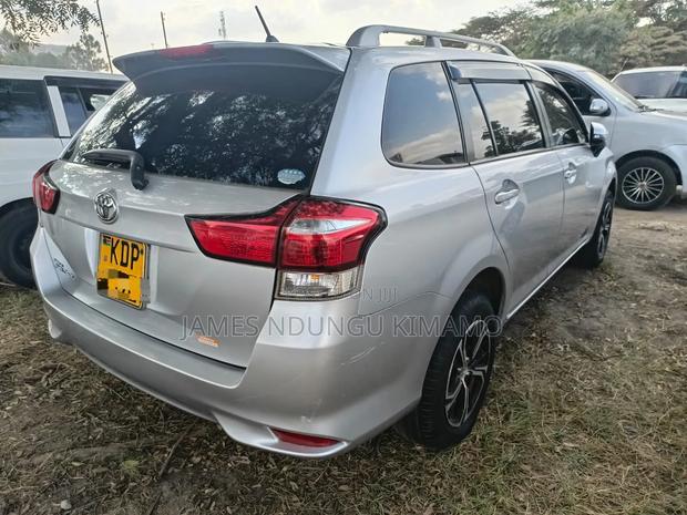 Toyota Corolla 2017 Silver