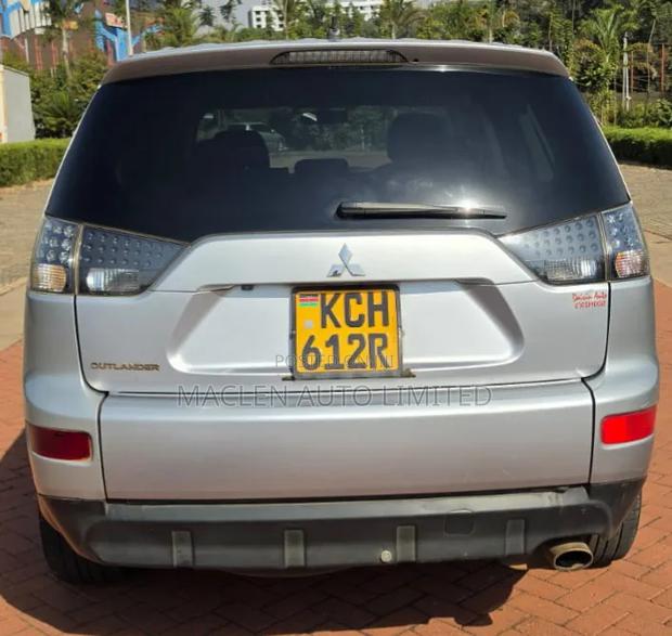 Mitsubishi Outlander 2010 Silver