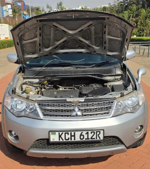 Mitsubishi Outlander 2010 Silver