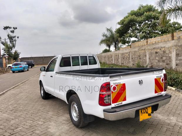 Toyota Hilux SR5 2014 Off white