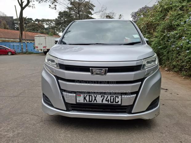 Toyota Noah 2.0 FWD (8 Seater) 2018 Silver