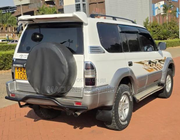 Toyota Land Cruiser Prado 2001 White