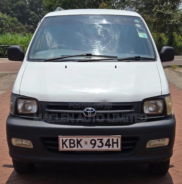 Toyota TownAce 2002 White