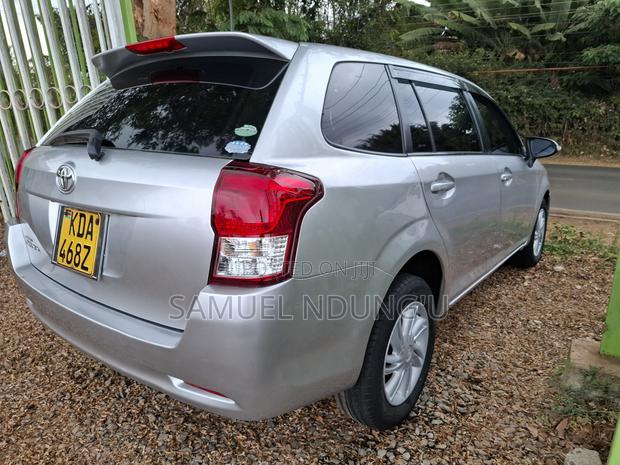 Toyota Corolla Fielder 2013 Silver