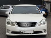 Toyota Crown 2010 White for sale