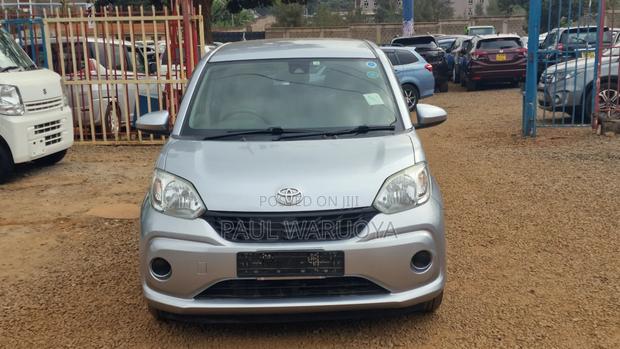 Toyota Passo 1.0 FWD 2018 Silver