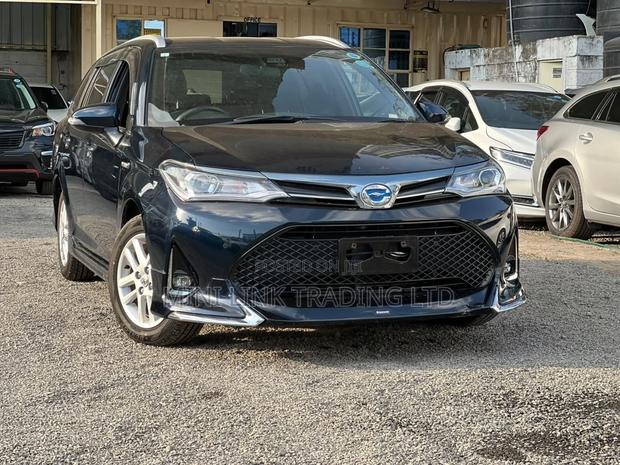 Toyota Corolla Fielder 1.5 Hybrid FWD 2019 Green