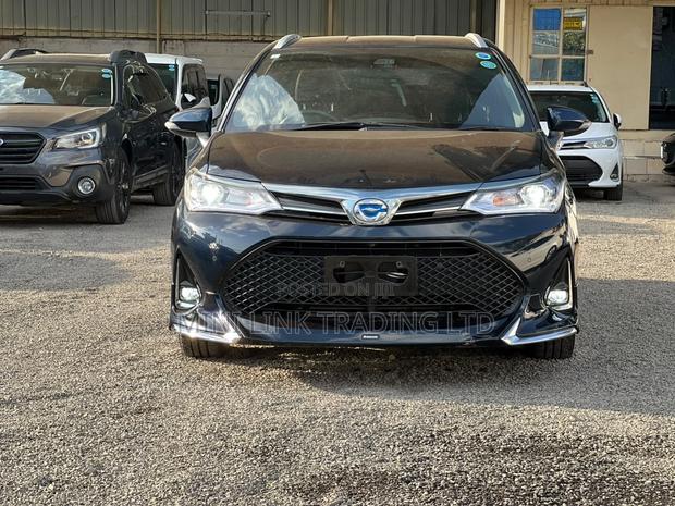 Toyota Corolla Fielder 1.5 Hybrid FWD 2019 Green
