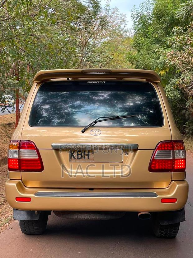 Toyota Land Cruiser 2003 Gold