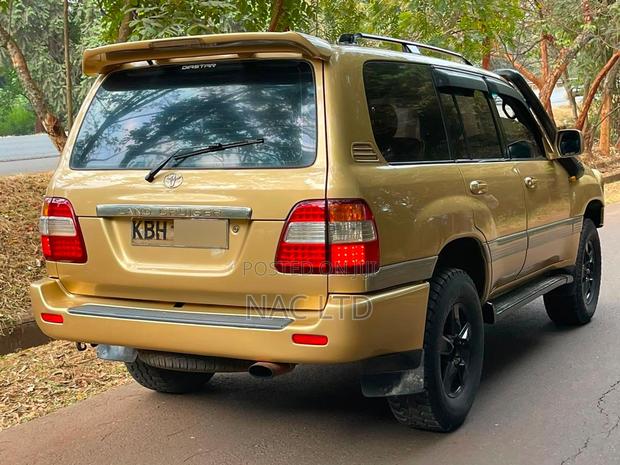 Toyota Land Cruiser 2003 Gold