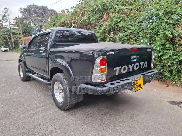 Toyota Hilux 2011 Black