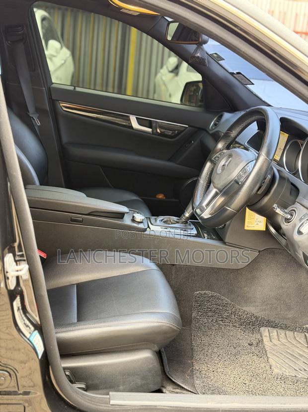 Mercedes-Benz C200 2012 Black