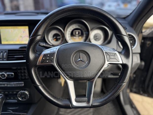 Mercedes-Benz C200 2012 Black