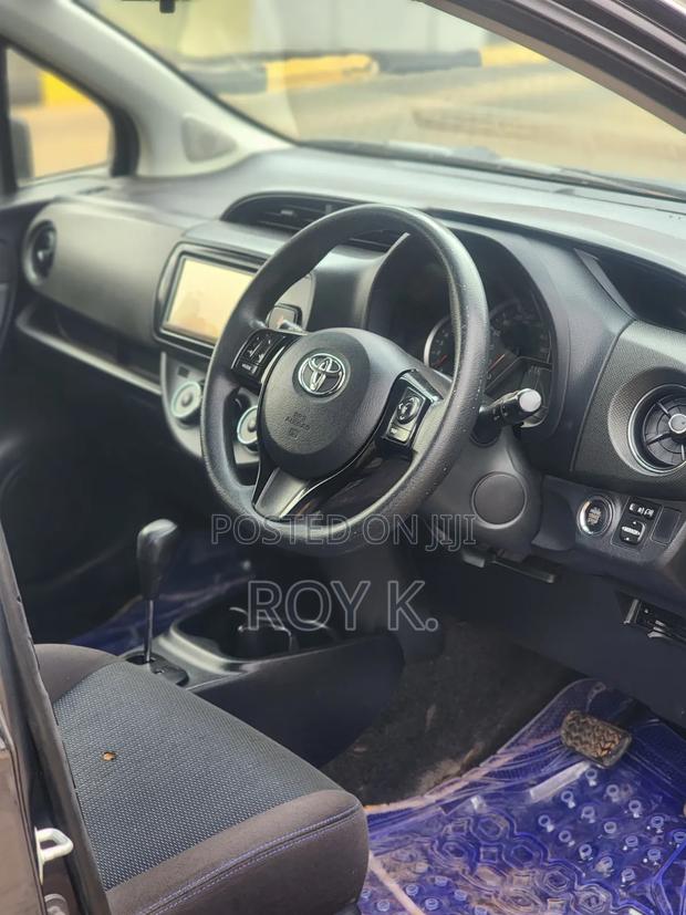 Toyota Vitz 1.3 AWD 5dr 2016 Black