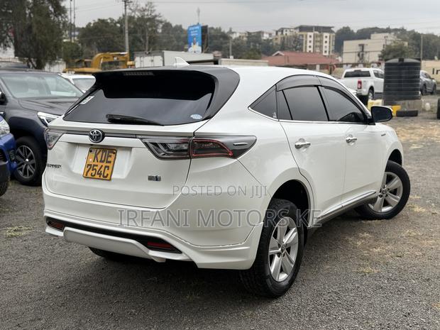 Toyota Harrier 2.5 Hybrid 4WD 2014 White