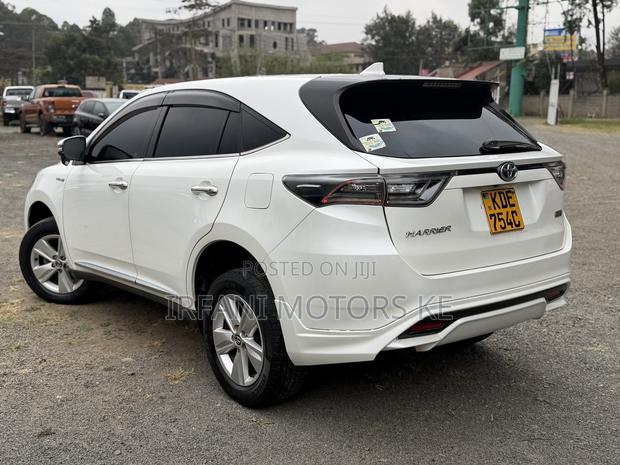 Toyota Harrier 2.5 Hybrid 4WD 2014 White