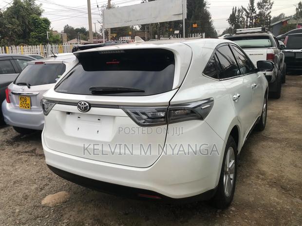 Toyota Harrier 2.0 2015 White