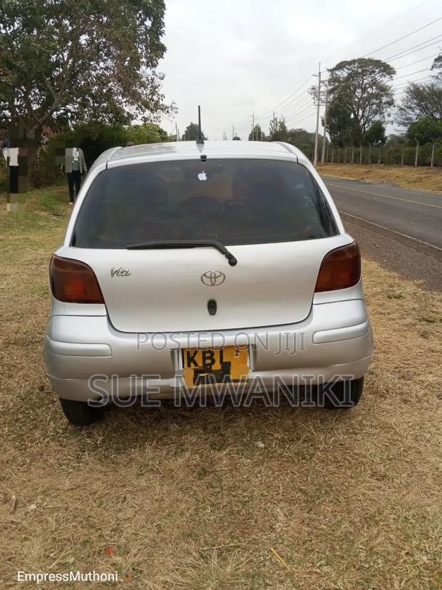 Toyota Vitz 2004 Gold