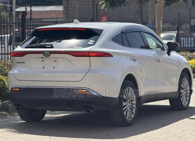 Toyota Harrier 2.0 2020 White