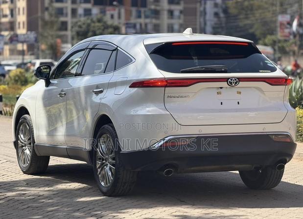 Toyota Harrier 2.0 2020 White