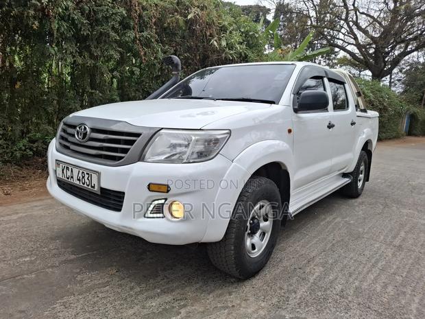 Toyota Hilux 2014 White