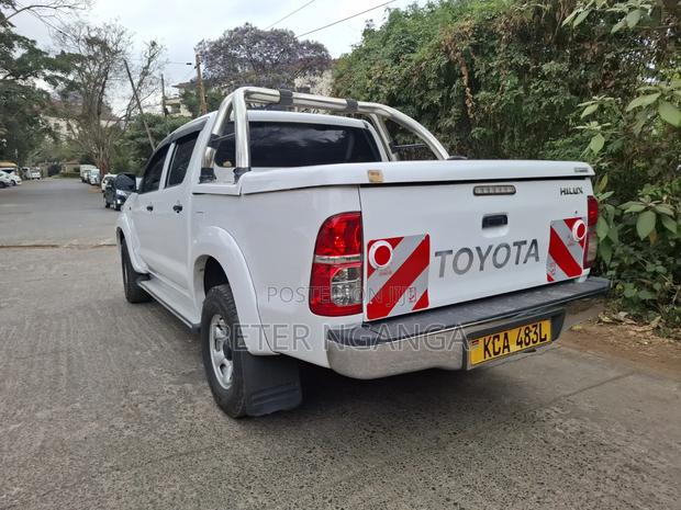 Toyota Hilux 2014 White
