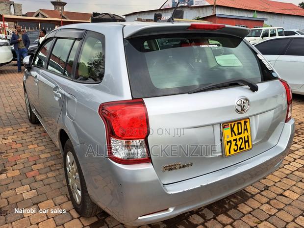 Toyota Corolla Fielder 2013 Silver