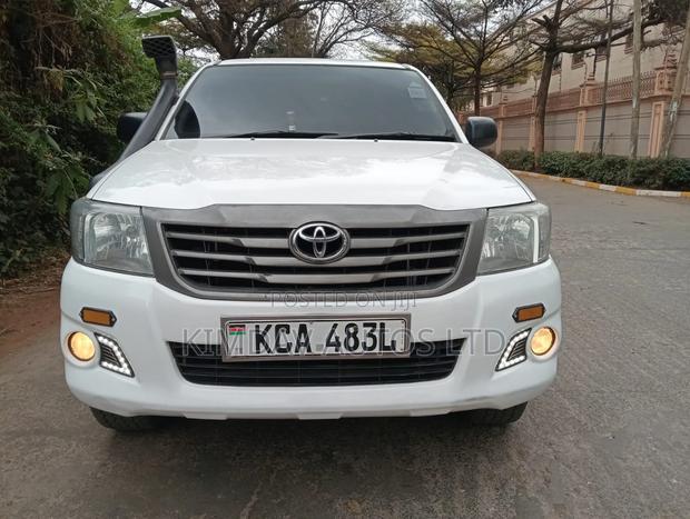 Toyota Hilux 2014 White