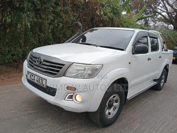 Toyota Hilux 2014 White