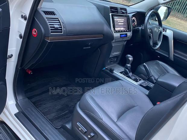 Toyota Land Cruiser Prado 2019 White