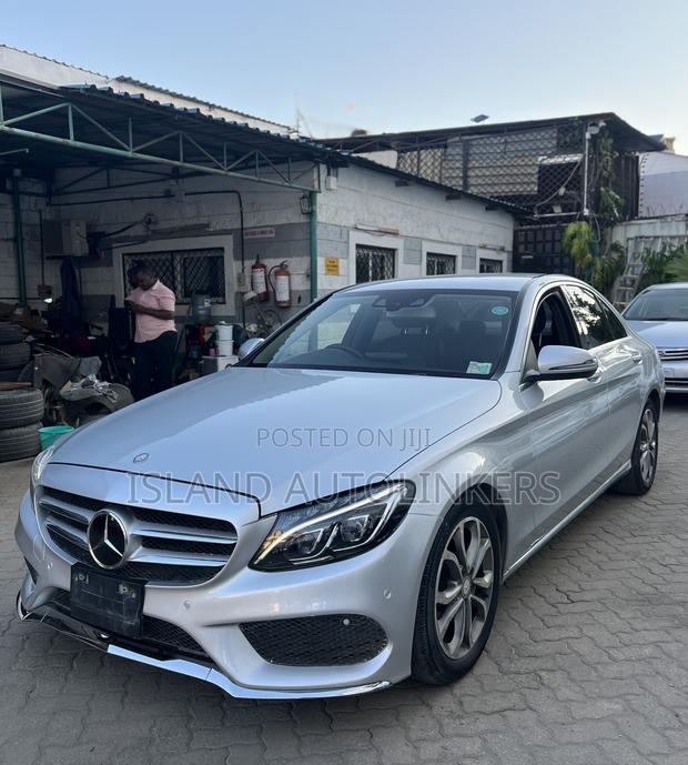 Mercedes-Benz C200 2016 Silver