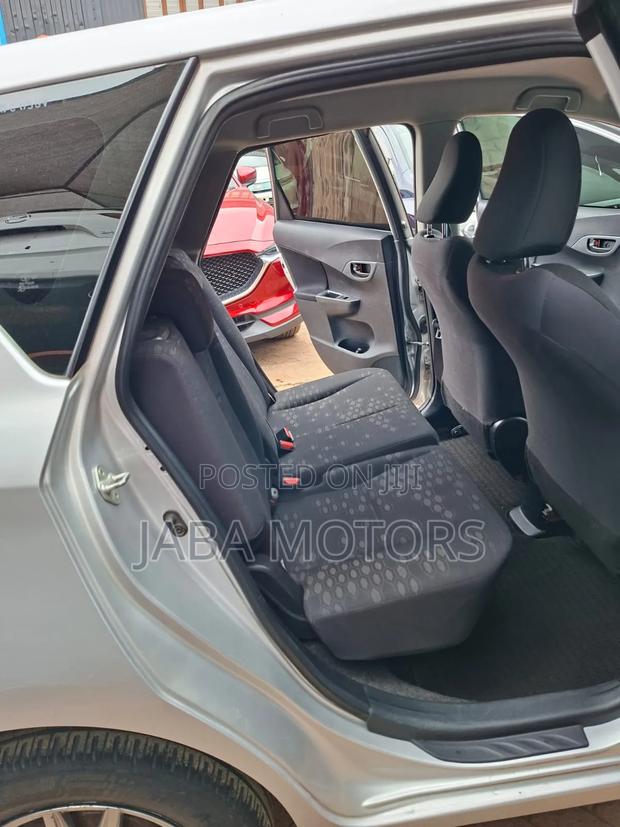 Toyota Ractis 2014 Silver