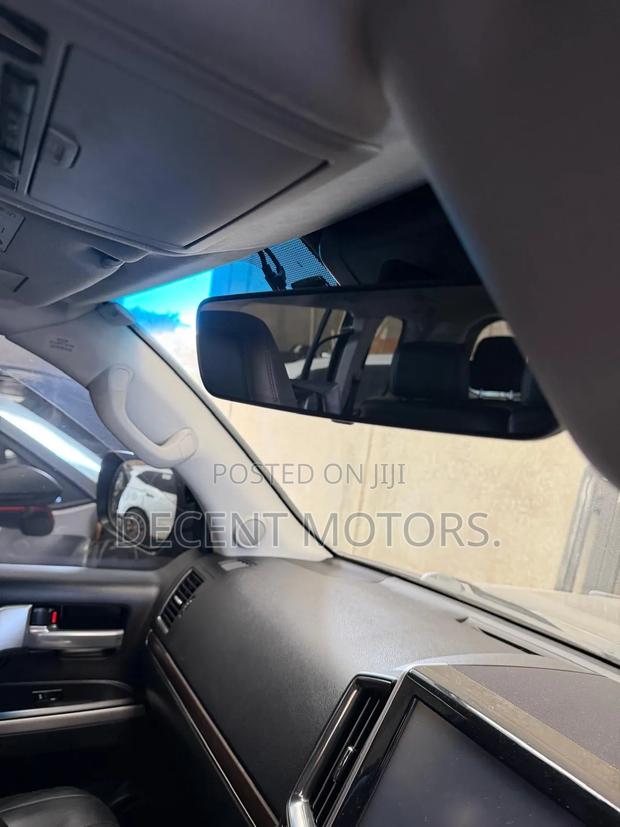Toyota Land Cruiser 4.6 V8 GX 2019 Black