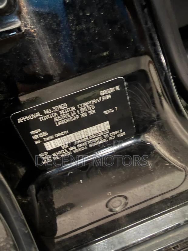 Toyota Land Cruiser 4.6 V8 GX 2019 Black